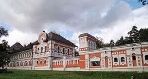 Резиденция патриарха русской православной церкви в районе Ново Переделкино