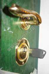 защита замка входной металлической двери