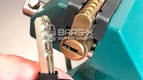 Ремонт личинки замка Mul-T-Lock MTL 400 в Москве и Подмосковье картинка