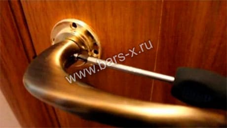 ремонт дверной ручки на входной двери картинка