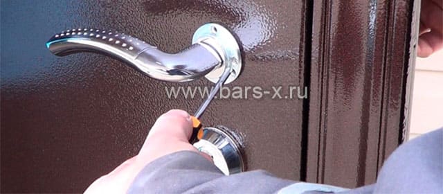 ремонт дверной ручки на входной двери картинка