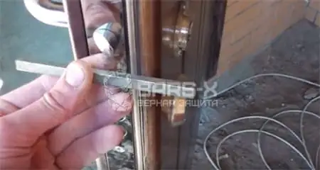 Ремонт дверной ручки металлической входной двери картинка