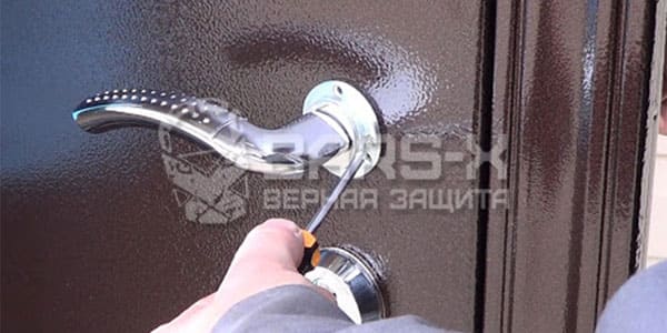 Замена дверных ручек TESA на входной двери картинка