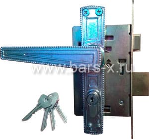 Установить хороший замок во входную металлическую дверь картинка