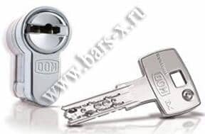 Фирменный ключ Saturn для дверей Ягуар
