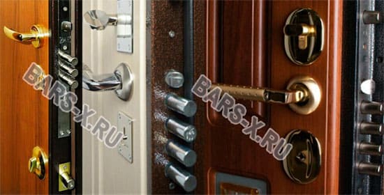 поменять сломанный замок на входной двери картинка