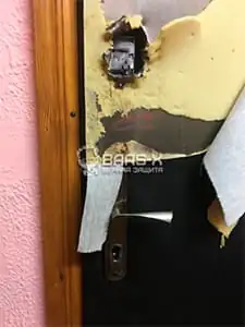 замена замка в металлической двери в Москве картинка